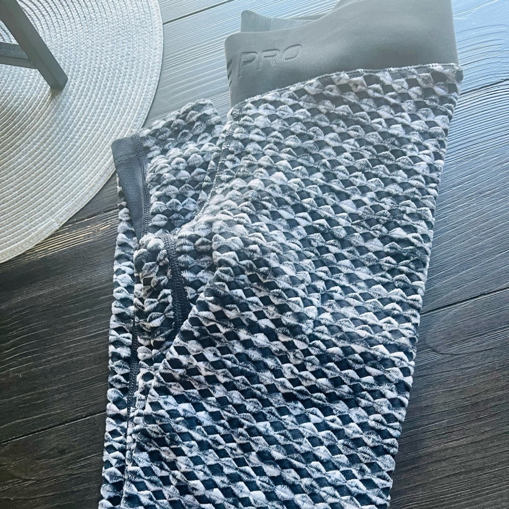 Nike Pro workout leggings